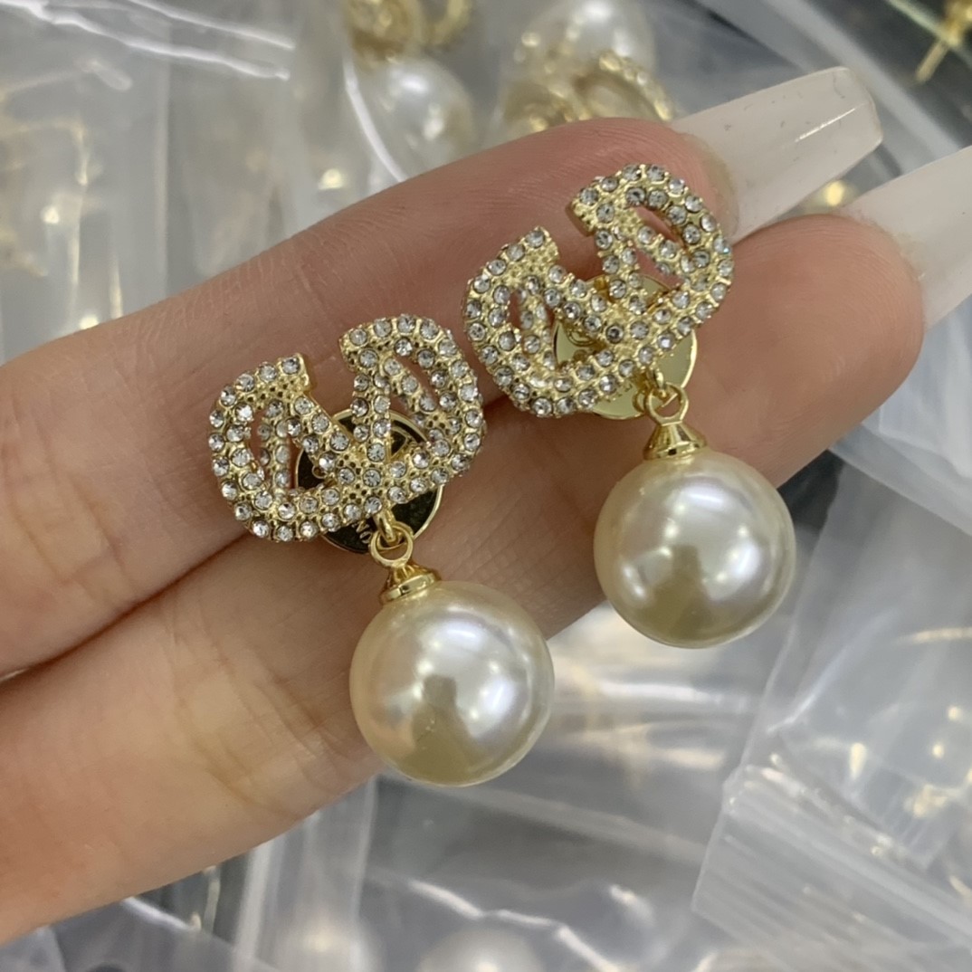 Luxury Antique design large stud women letter logo engrave Valentinoity dangle earrings girls wedding jewelry kh5r
Luxury Antique design large stud women letter logo engrave Valentinoity dangle earrings girls wedding jewelry kh5r