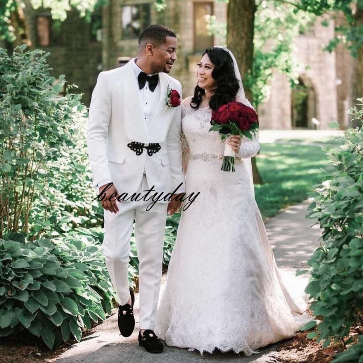 White Dobby Wedding Tuxedos Groom Wear Suits Shawl Lapel Groomsmen Slim Fit Formal Dinner Business Suits Men Attire 3 pics Set Jacket Vest Pants Bowti