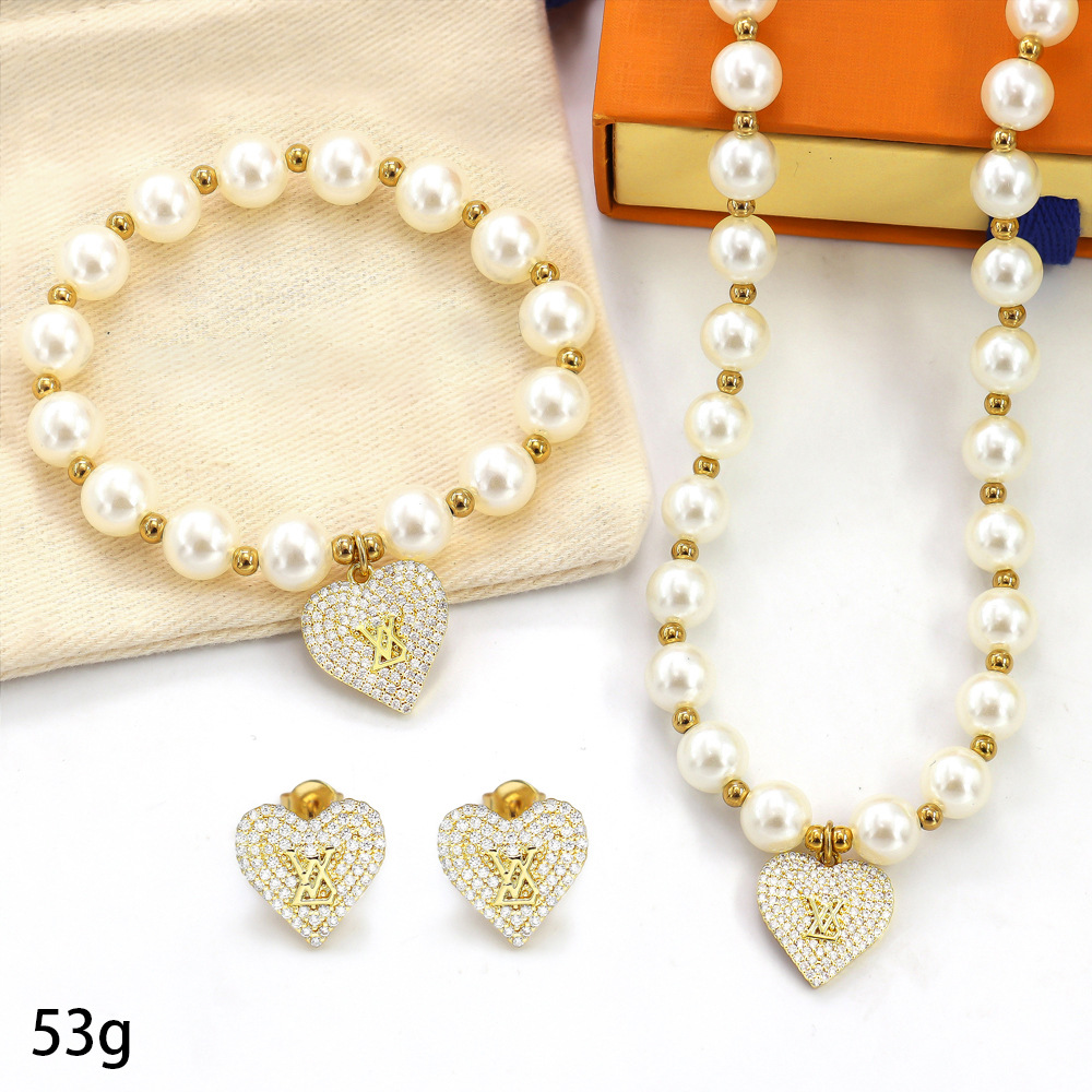 3 pcs set Fashion Women Luxury Designer Necklace Choker Pendant Chain Crystal 18K Gold Plated Brass Copper C-Letter Necklaces Statement Jewelry Accessories
3 pcs set Fashion Women Luxury Designer Necklace Choker Pendant Chain Crystal 18K Gold Plated Brass Copper C-Letter Necklaces Statement Jewelry Accessories