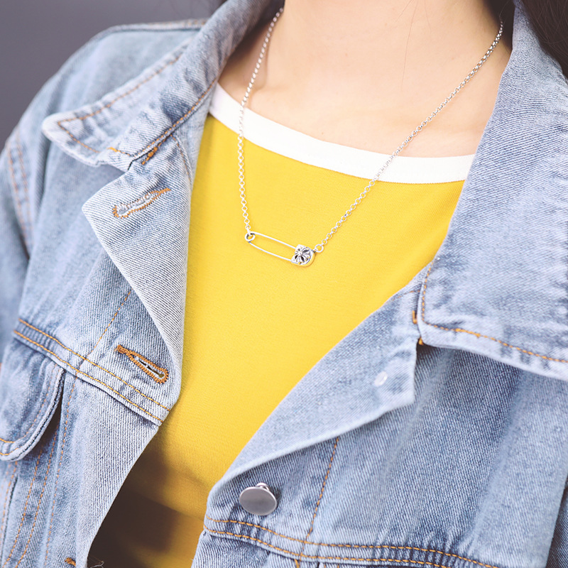 C07 S925 Sterling Silver Necklace Personalized Fashion Punk Hip Hop Style Pin Versatile Cross Flower Letter Shape Gift for Lover