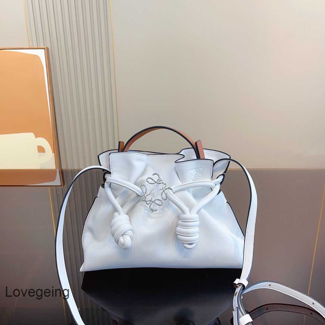 Pleated Capacity Loews Bags Flamenco Tote Drawstring Designer Cowhide Braised Wheat Early Spring High Bag Commuter Girl 2023 08xv, Grey
Pleated Capacity Loews Bags Flamenco Tote Drawstring Designer Cowhide Braised Wheat Early Spring High Bag Commuter Girl 2023 08xv, Grey