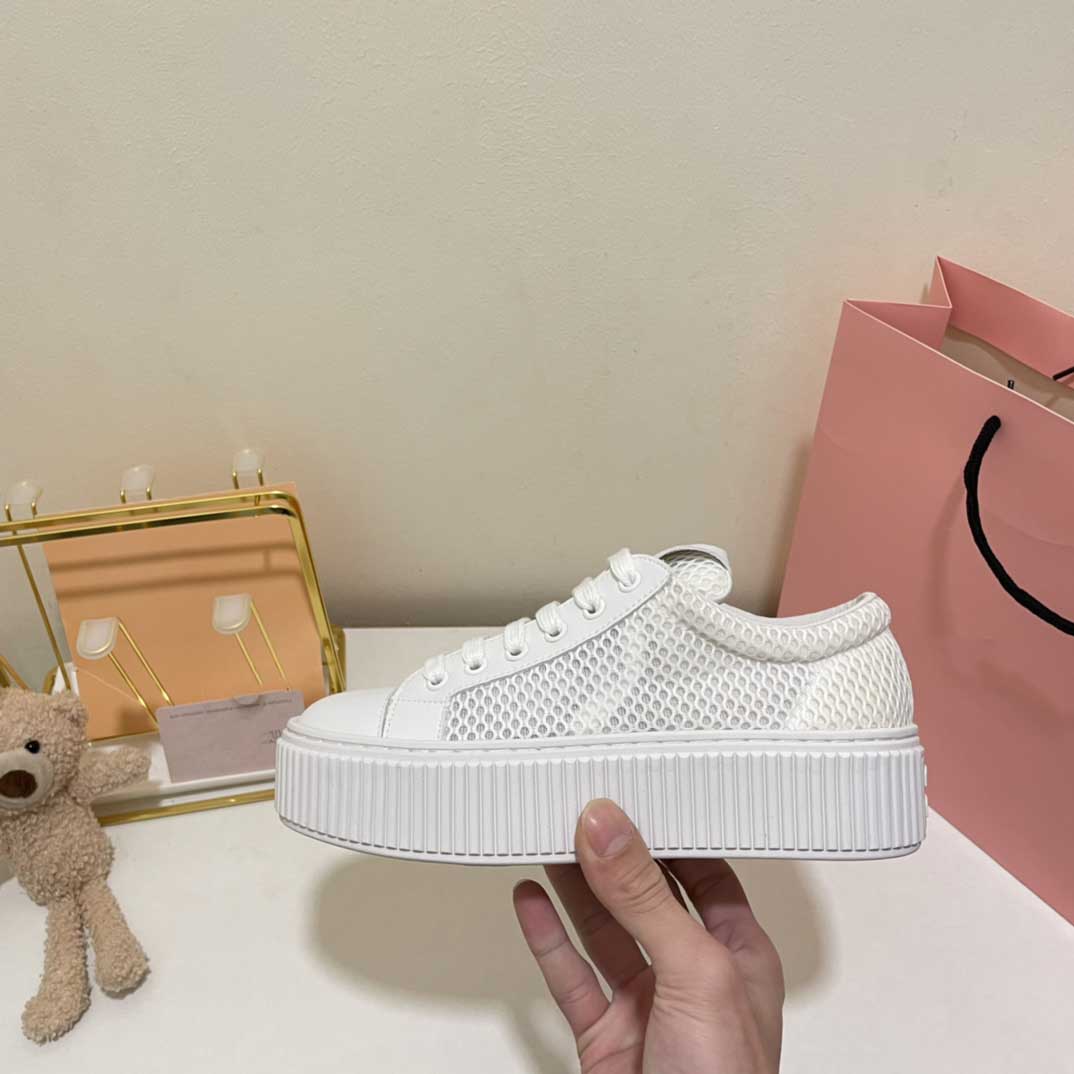 top quality Casual Shoes Lace casual shoes with thick soled lace sneakers Miu new mesh women's small white breathable fashion sneakers., Black
top quality Casual Shoes Lace casual shoes with thick soled lace sneakers Miu new mesh women's small white breathable fashion sneakers., Black