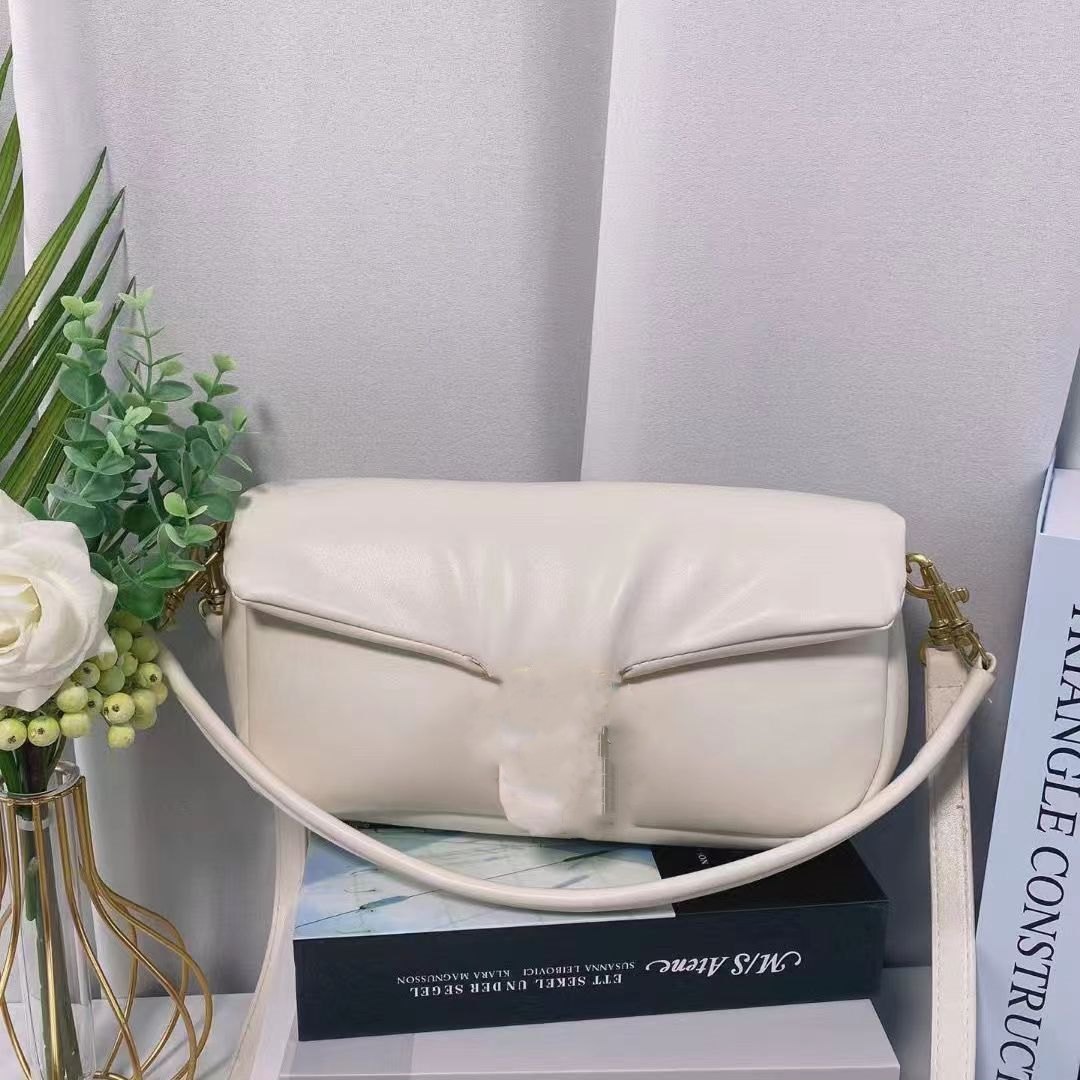 Classic Design Ladies Pillow Shoulder Bag Soft Flap Tote Bag Designer Fashion Small Leather Crossbody Bags 2023, Orange 22cm
Classic Design Ladies Pillow Shoulder Bag Soft Flap Tote Bag Designer Fashion Small Leather Crossbody Bags 2023, Orange 22cm