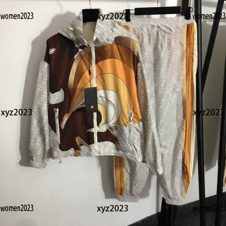 luxury Tracksuits women sportswear Gradient design Hooded jacket casual outfit 2pcs waistcoat and elastic shorts Summer Sports suit, Brown
luxury Tracksuits women sportswear Gradient design Hooded jacket casual outfit 2pcs waistcoat and elastic shorts Summer Sports suit, Brown