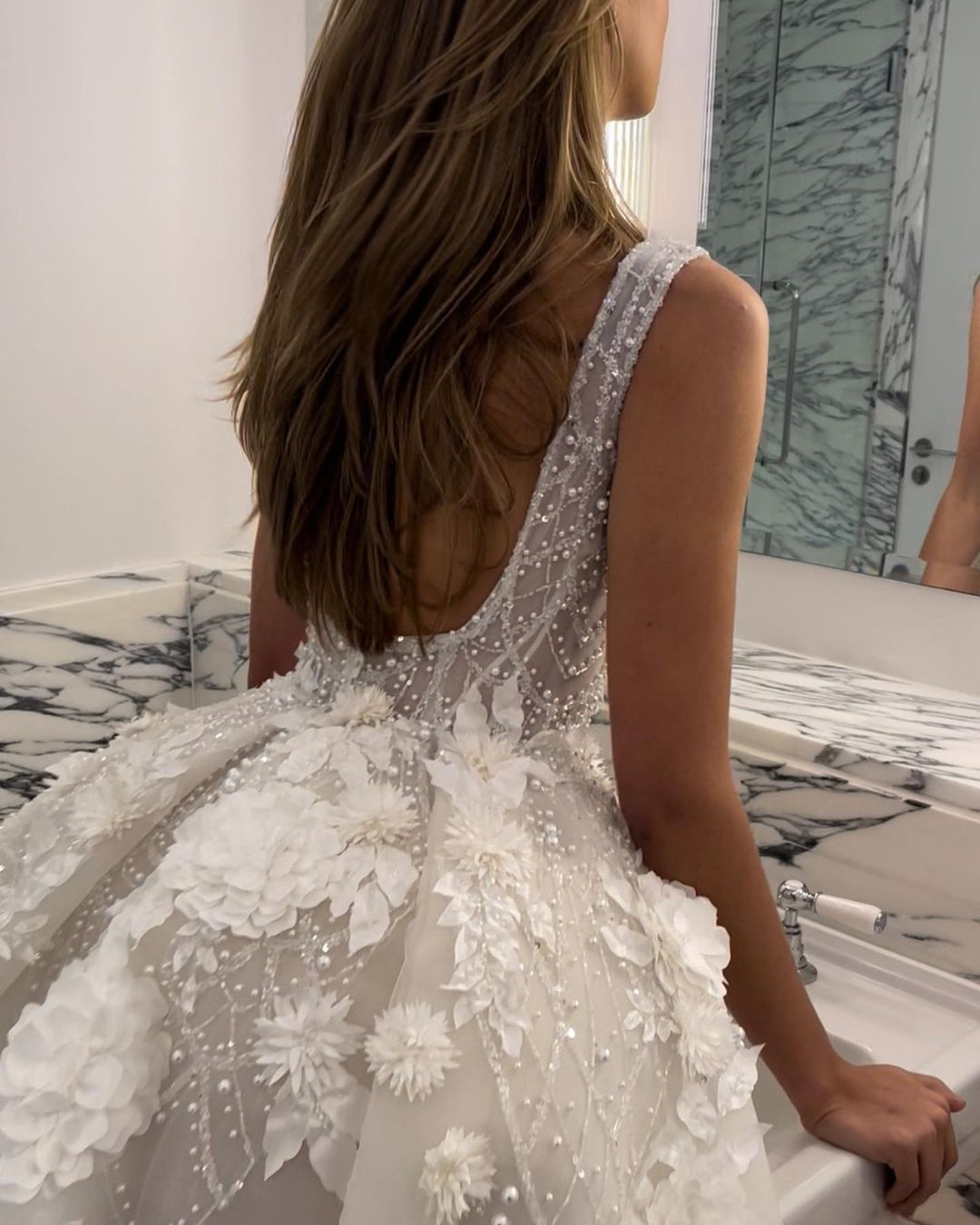 Boho A-Line Dresses For Bride 3D-Floral Appliques Bone Bodice Pearls Wedding Dress Vestidos Novia Robe De Mariee Backless Designer Bridal Gowns 0514