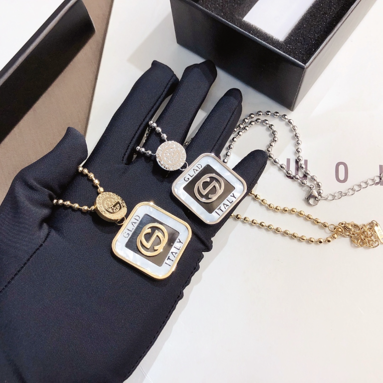 High Quality Choker Necklaces Designer 925 Silver Plated 18K Gold Plated Stainless Steel Letter Pendant Necklace For Womens Wedding Jewelry X412
High Quality Choker Necklaces Designer 925 Silver Plated 18K Gold Plated Stainless Steel Letter Pendant Necklace For Womens Wedding Jewelry X412
