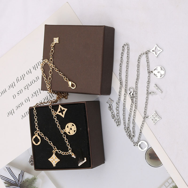 20style Fashion Designer 18K Gold Plated Chain Pendant Necklaces Luxury Brand Double Letter Geometric Link Women Couple Lovers Necklace Jewelry
20style Fashion Designer 18K Gold Plated Chain Pendant Necklaces Luxury Brand Double Letter Geometric Link Women Couple Lovers Necklace Jewelry