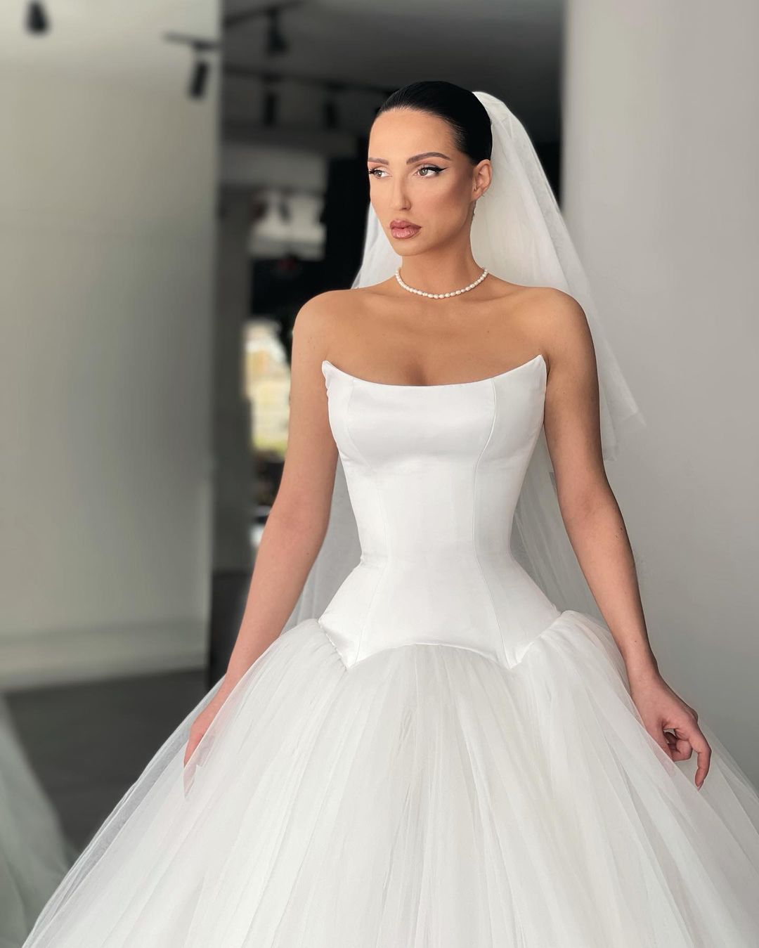 Strapless A e Dresses for bride Tulle Satin Wedding Dress vestidos de novia Backless Modern designer bridal gowns