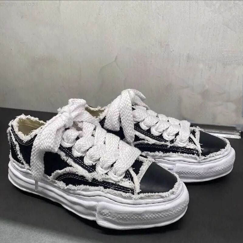 Designer Co branded MMY dissolving shoes Mihara Yasuhiro Yu Wenle thick soled lovers' daddy sports casual board shoes
Designer Co branded MMY dissolving shoes Mihara Yasuhiro Yu Wenle thick soled lovers' daddy sports casual board shoes