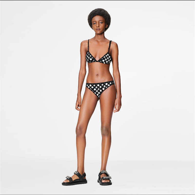Designer bikini swimsuit 2023Womens Bikinis Set Sexy Clear Strap highquality Swimsuit Stars Shape Swimwear Ladies Bathing Suit Fashion Beach Clothes
Designer bikini swimsuit 2023Womens Bikinis Set Sexy Clear Strap highquality Swimsuit Stars Shape Swimwear Ladies Bathing Suit Fashion Beach Clothes
