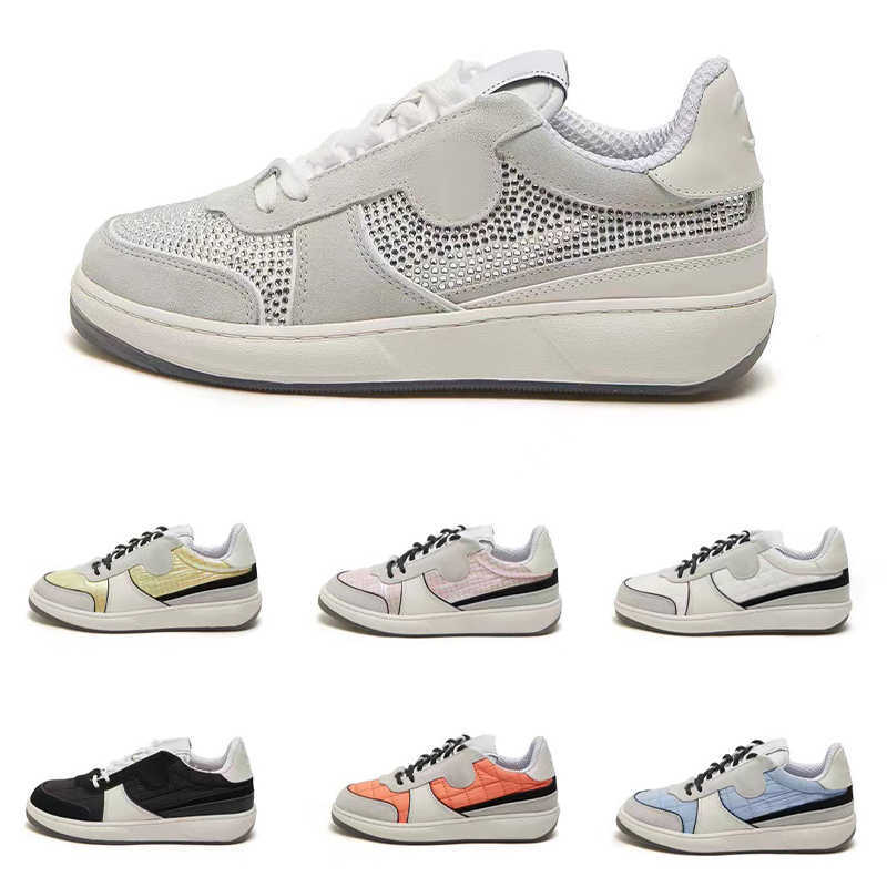 Designer sneakers Vintage Suede Casual shoes Calfskin Platform Shoes Men Women Sneakers Fashion Increasing Leather Mesh Trainers, Color 1
Designer sneakers Vintage Suede Casual shoes Calfskin Platform Shoes Men Women Sneakers Fashion Increasing Leather Mesh Trainers, Color 1