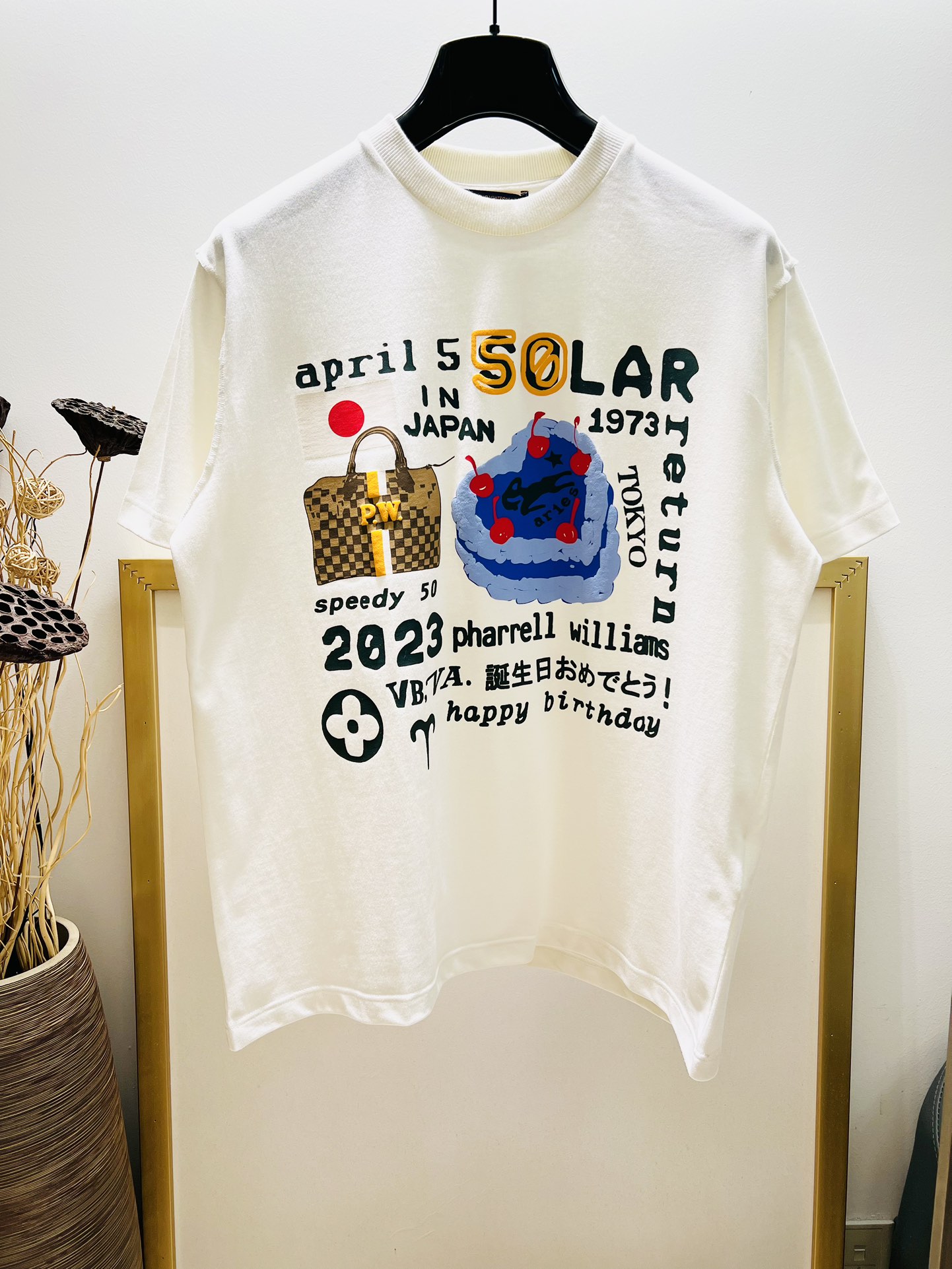 2023 summer newest fasion mens luxury designer beautiful letter tshirts ~ US SIZE tshirt ~ high quality mens new designer short sleeve t shirts, White
2023 summer newest fasion mens luxury designer beautiful letter tshirts ~ US SIZE tshirt ~ high quality mens new designer short sleeve t shirts, White
