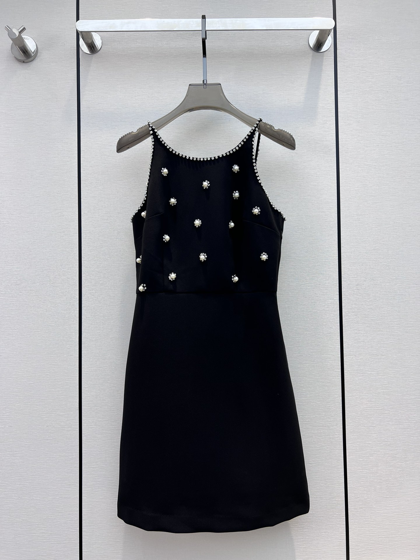 Casual Dresses European Luxury Designer Designs New Spring/Summer 2023 Beaded Water Diamond Pearl Decorative Drop Strap Waist Dress, Black
Casual Dresses European Luxury Designer Designs New Spring/Summer 2023 Beaded Water Diamond Pearl Decorative Drop Strap Waist Dress, Black