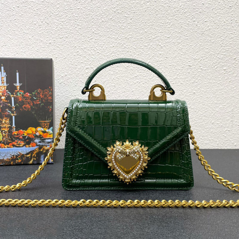 Luxury Designer Handbag dg High Quality Leather Crocodile Pattern Chain Shoulder Bag Fashion Metal Heart Bow Crossbody Bag Women's Mini Flip Tote Handbag, Red
Luxury Designer Handbag dg High Quality Leather Crocodile Pattern Chain Shoulder Bag Fashion Metal Heart Bow Crossbody Bag Women's Mini Flip Tote Handbag, Red