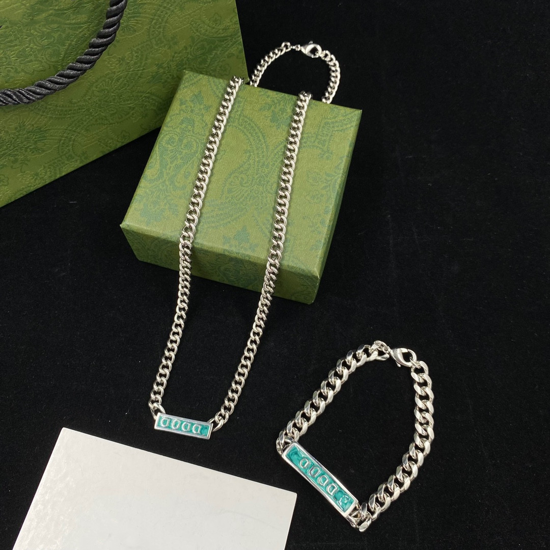 Top Luxury Necklace Charm Bracelet Chain Pendant Letters Love Necklace for Unisex Fashion Jewelry Supply
Top Luxury Necklace Charm Bracelet Chain Pendant Letters Love Necklace for Unisex Fashion Jewelry Supply