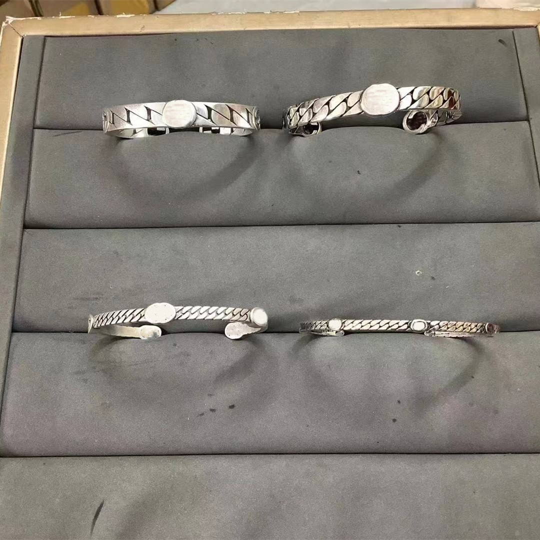 New Fashion Bangle Striped Letter Bracelet Simple Unisex Universal Silver Plated Retro Bracelet Supply
New Fashion Bangle Striped Letter Bracelet Simple Unisex Universal Silver Plated Retro Bracelet Supply