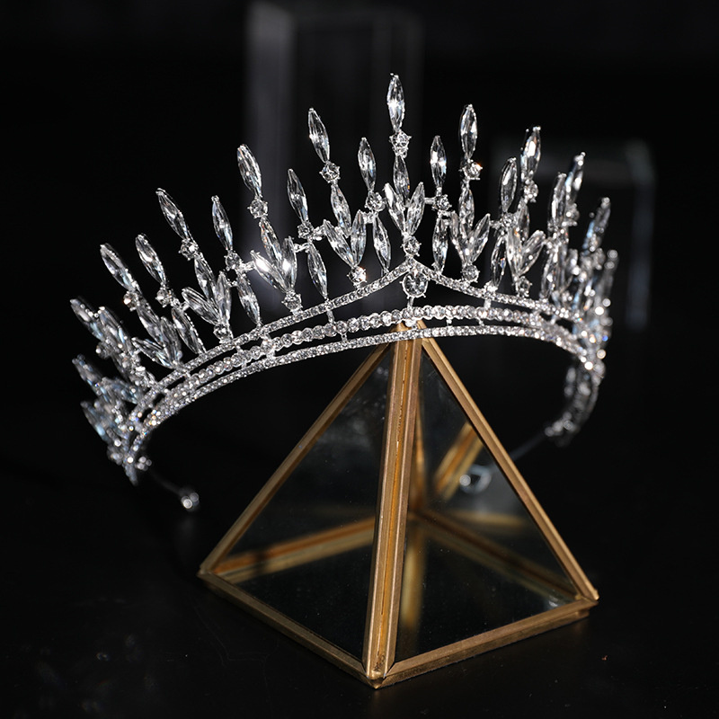 TS-0445-A Luxury Bride Crown in Europe and America, Diamond Alloy Headwear, Wedding Bridesmaid Jewelry, Hair Band, Luxury Crown, Bride Crown
TS-0445-A Luxury Bride Crown in Europe and America, Diamond Alloy Headwear, Wedding Bridesmaid Jewelry, Hair Band, Luxury Crown, Bride Crown
