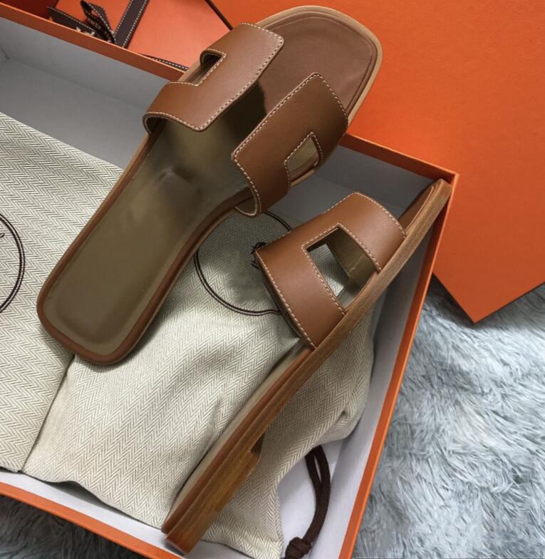 Ladies Sandals Summer Flats Slippers Luxury Designer Leather Fashion Beach Shoes H Letter Slippers 35-43, Color 23
Ladies Sandals Summer Flats Slippers Luxury Designer Leather Fashion Beach Shoes H Letter Slippers 35-43, Color 23