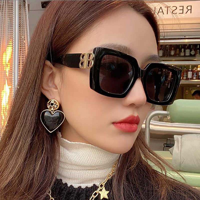 Frames B word big frame Fashion trend concave shape Individuality ins Metal accessories Y2K sunglasses
Frames B word big frame Fashion trend concave shape Individuality ins Metal accessories Y2K sunglasses