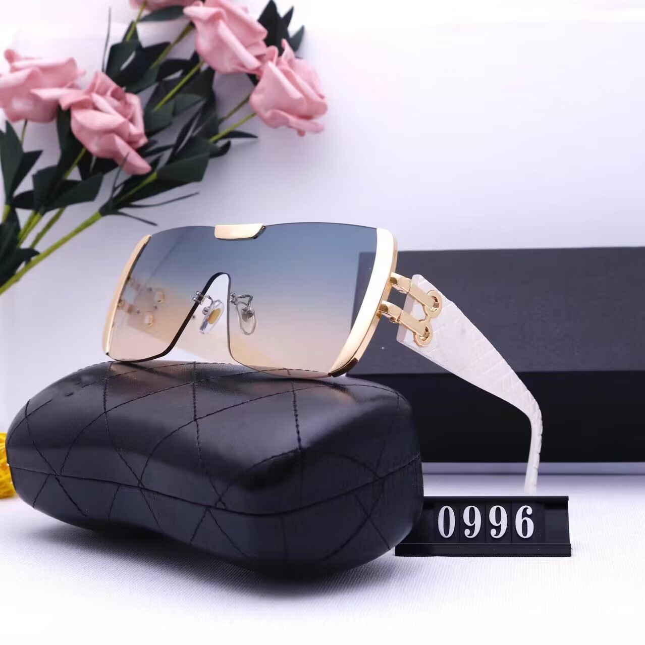 Top luxury polarized Sunglasses polaroid lens designer womens Mens Goggle senior Eyewear For Women eyeglasses frame Vintage Metal Sun
Top luxury polarized Sunglasses polaroid lens designer womens Mens Goggle senior Eyewear For Women eyeglasses frame Vintage Metal Sun