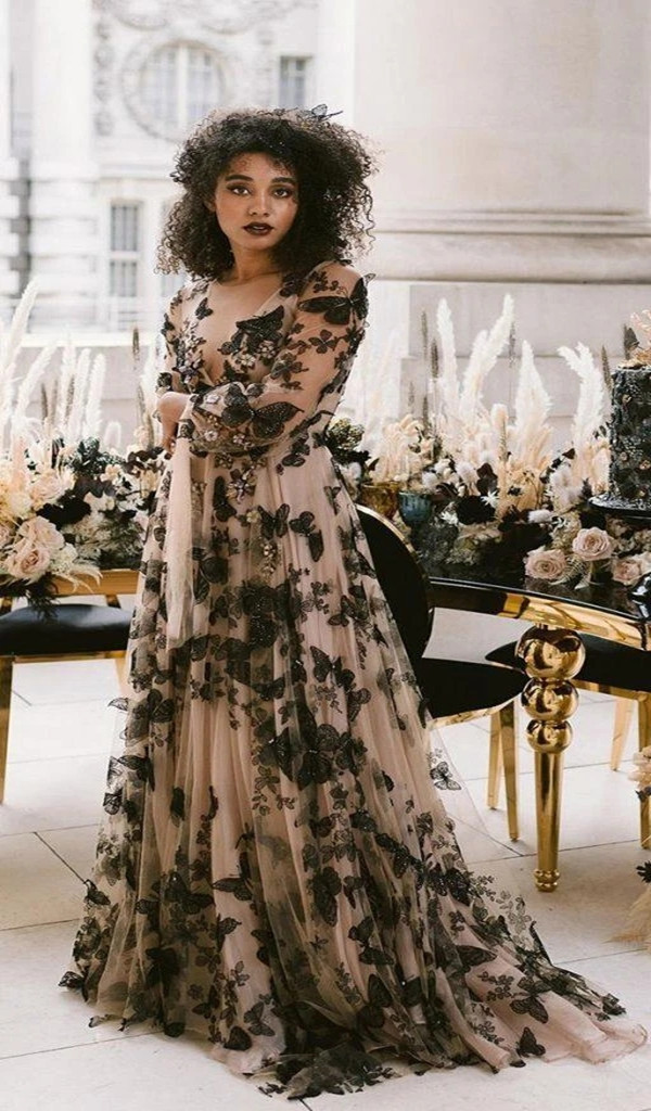 Champagne Black Butterfly Wedding Dresses with Long Sleeve 2023 Vintage Bohemian Country Gothic Fairy Bridal Gowns