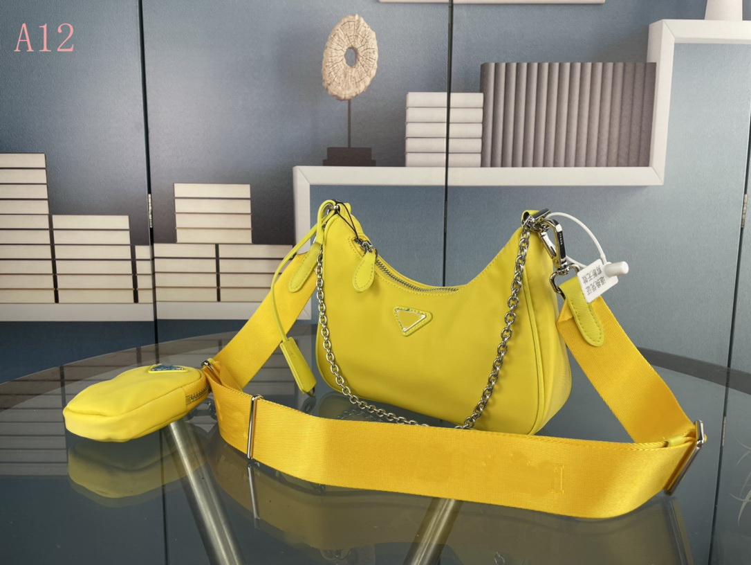 Waterproof Nylon Shoulder Bags - Luxury 2pcs Set for Women with Yellow Chains - Presbyopic Purse and Tote Pack for Daily Use, 22x18x6.5cm
Waterproof Nylon Shoulder Bags - Luxury 2pcs Set for Women with Yellow Chains - Presbyopic Purse and Tote Pack for Daily Use, 22x18x6.5cm