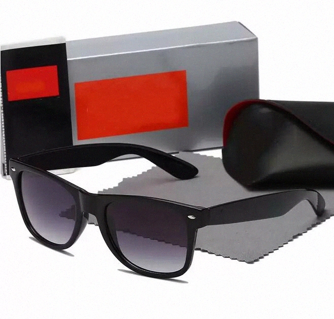 Designer Luxurys Sunglass Men Women Sunglasses Adumbral Goggle UV400 Eyewear Classic Brand Eyeglasses 2140 Female Band Sun Glasses Metal
Designer Luxurys Sunglass Men Women Sunglasses Adumbral Goggle UV400 Eyewear Classic Brand Eyeglasses 2140 Female Band Sun Glasses Metal