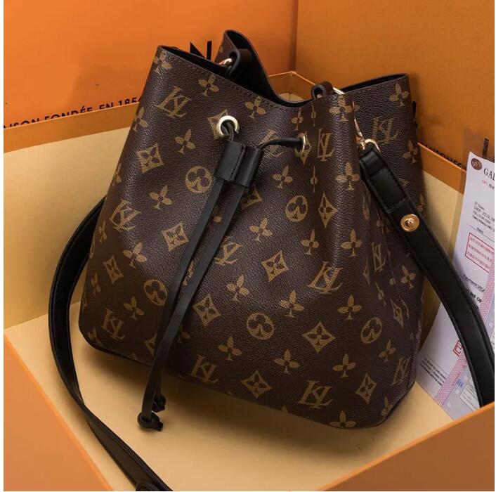 Hota Sales newe luxuryi designera women shoulder bags leather old flower bucket bag famous Drawstring handbags Cross Body purse, Outer packing bag
Hota Sales newe luxuryi designera women shoulder bags leather old flower bucket bag famous Drawstring handbags Cross Body purse, Outer packing bag