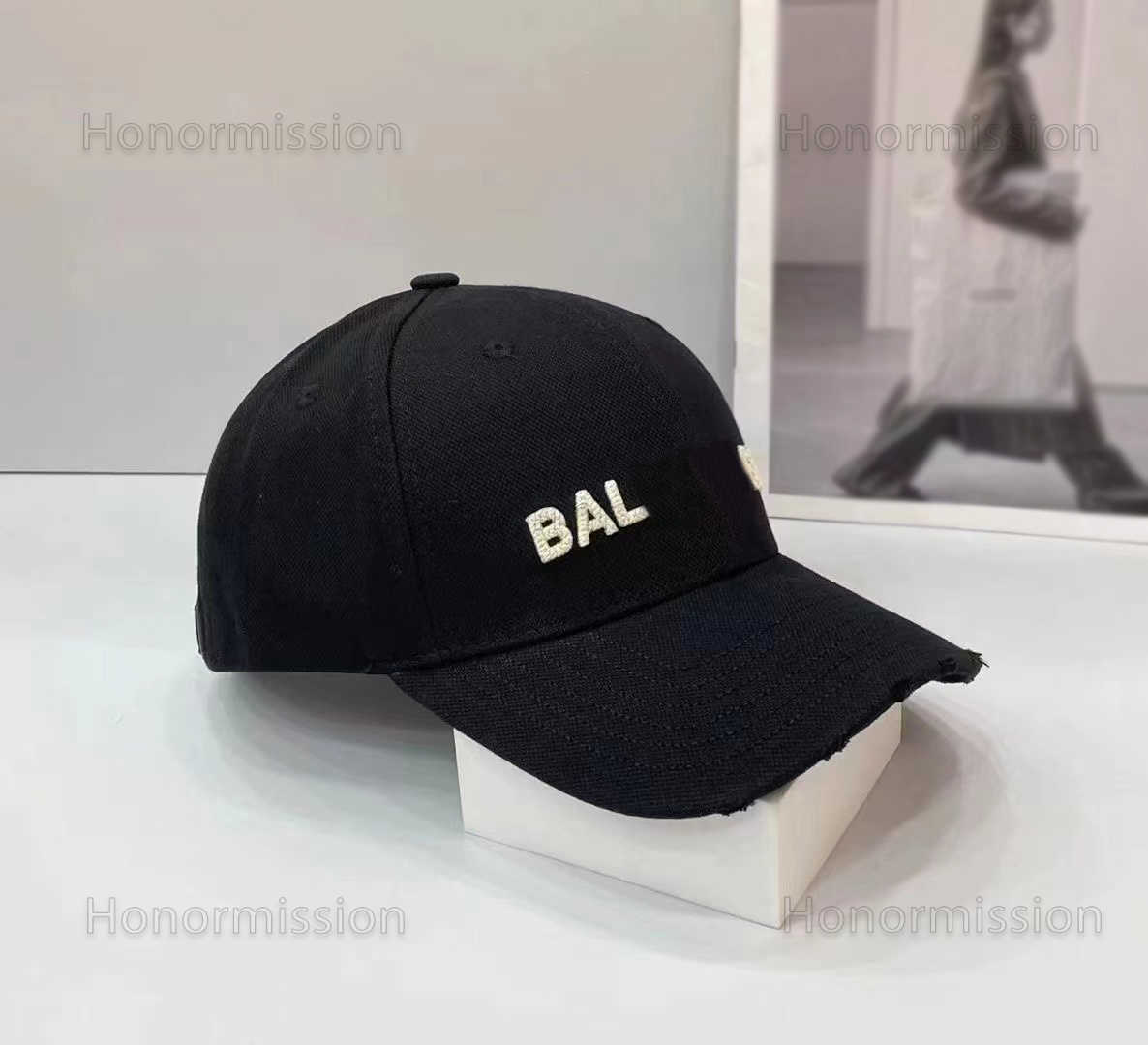 Designer Luxury Balencigas Classic Baseball Cap Fashion Letter Embroidery Beach Hat Mens And Womens Balanciagas Breathable Trucker Hat black
Designer Luxury Balencigas Classic Baseball Cap Fashion Letter Embroidery Beach Hat Mens And Womens Balanciagas Breathable Trucker Hat black