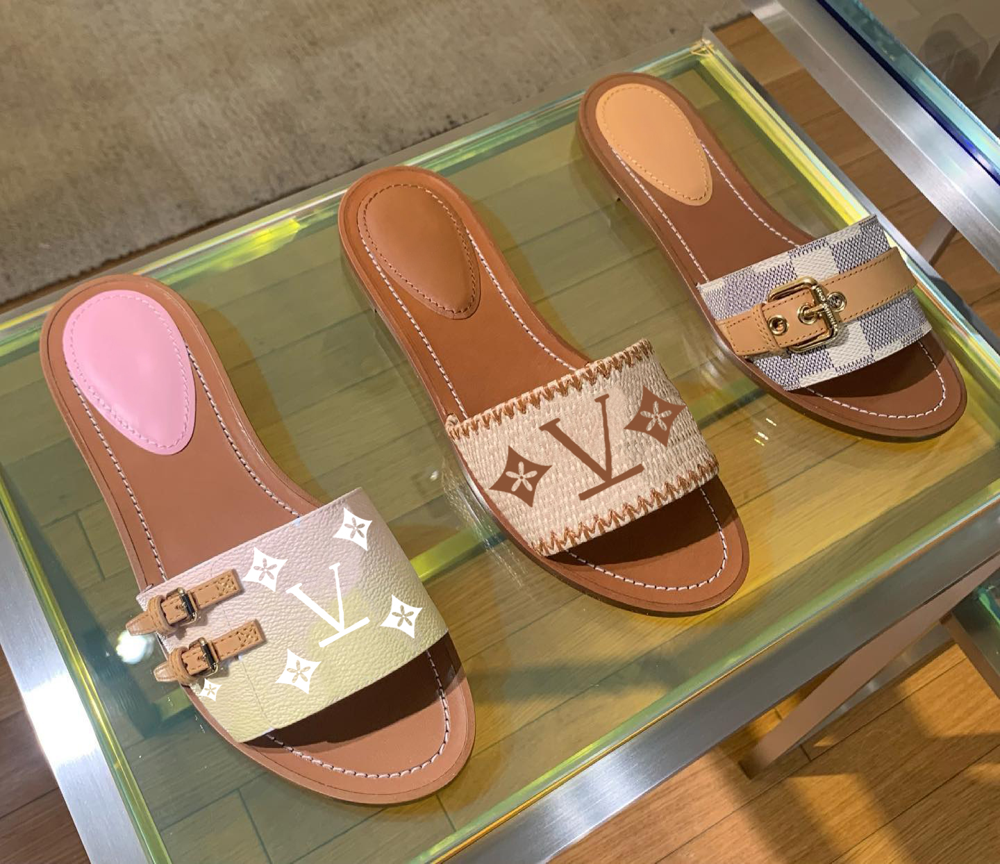 2023 new woman designer slipper lock it man flat mule slide Perforated luxury shoe canvas Leather outsole gold summer Vintage Check flat sandal, #2
2023 new woman designer slipper lock it man flat mule slide Perforated luxury shoe canvas Leather outsole gold summer Vintage Check flat sandal, #2