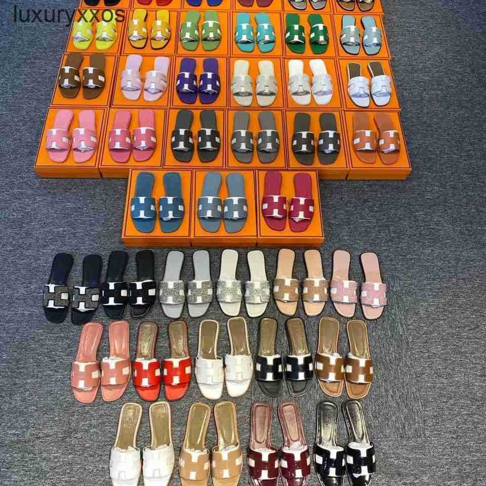 Summer Slipper Orans Designer Sandals Beach Family Shoe Versatile Women's Leather for Tourism Wear Flat
Summer Slipper Orans Designer Sandals Beach Family Shoe Versatile Women's Leather for Tourism Wear Flat