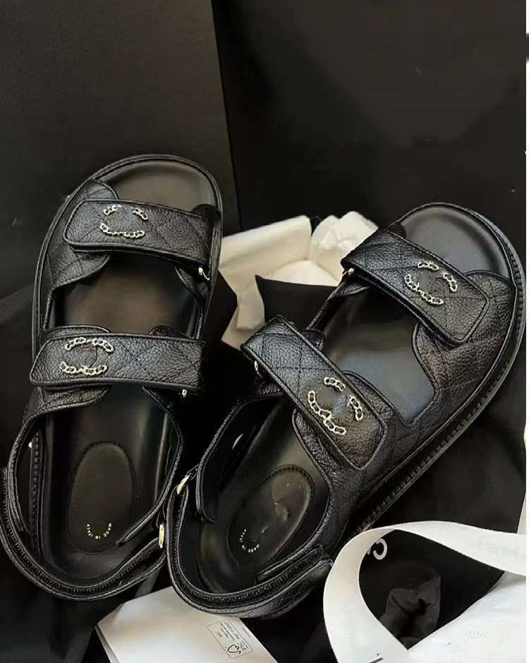 Women Designer Sandals High Quality Womens Slides Crystal Calf leather Casual shoes quilted Platform Summer Beach Slipper with box Casual fashion sandals D2, #1
Women Designer Sandals High Quality Womens Slides Crystal Calf leather Casual shoes quilted Platform Summer Beach Slipper with box Casual fashion sandals D2, #1