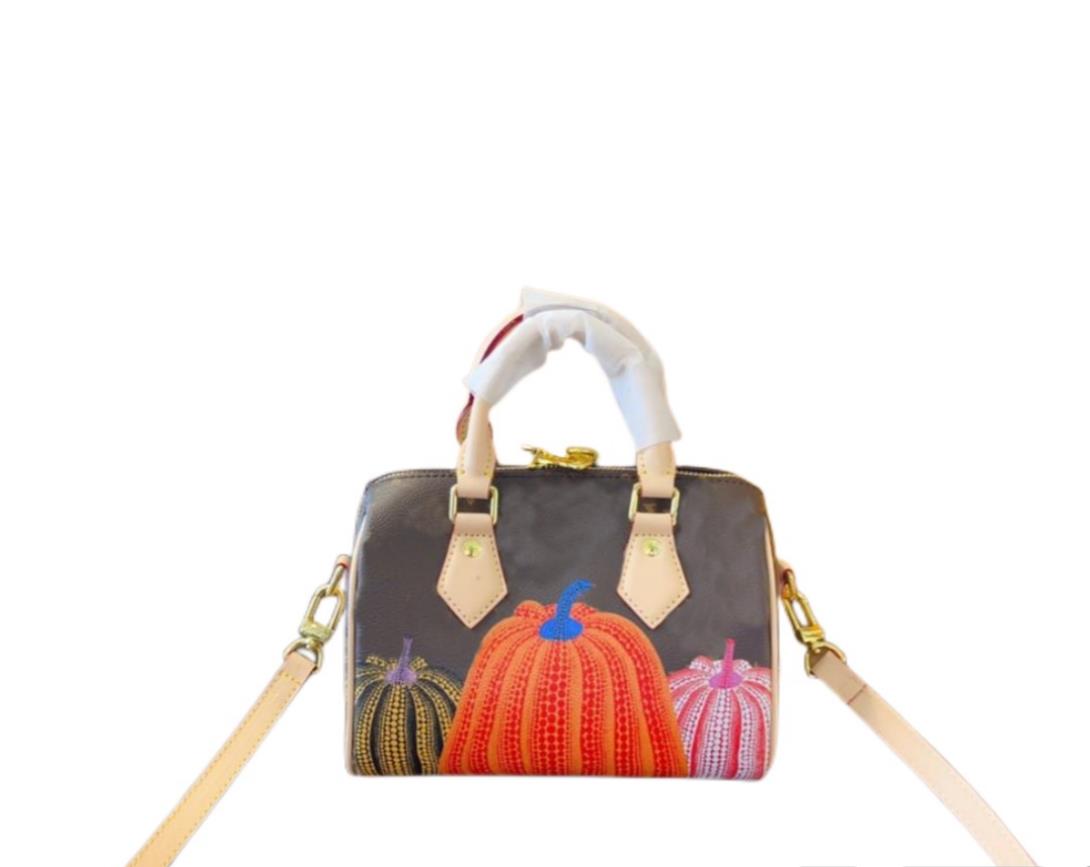 PUMPKINS Designer tote bags X Yayoi Kusama women speedy luxurys Printed shoulder bag ladies leather Pillows Handbag QD, 20cm pumpkin pillow bag
PUMPKINS Designer tote bags X Yayoi Kusama women speedy luxurys Printed shoulder bag ladies leather Pillows Handbag QD, 20cm pumpkin pillow bag