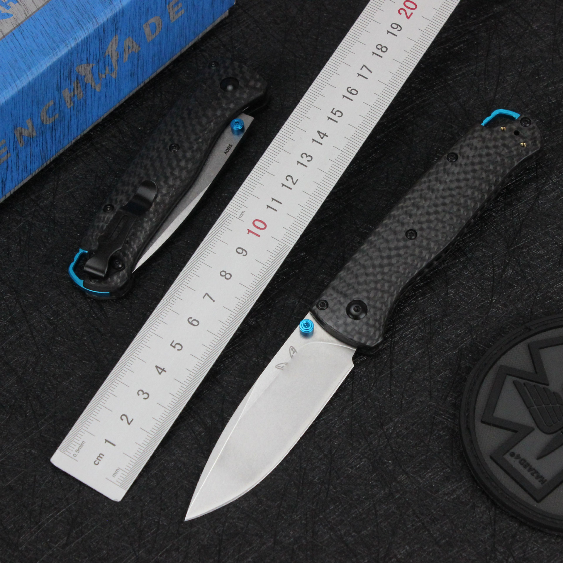 BENCHMADE 535 Carbon Fiber Handle Damascus Folding Knife Original Box Outdoor Camping Hunting Tool Survival Tactical Knife Collection Gifts S002
BENCHMADE 535 Carbon Fiber Handle Damascus Folding Knife Original Box Outdoor Camping Hunting Tool Survival Tactical Knife Collection Gifts S002