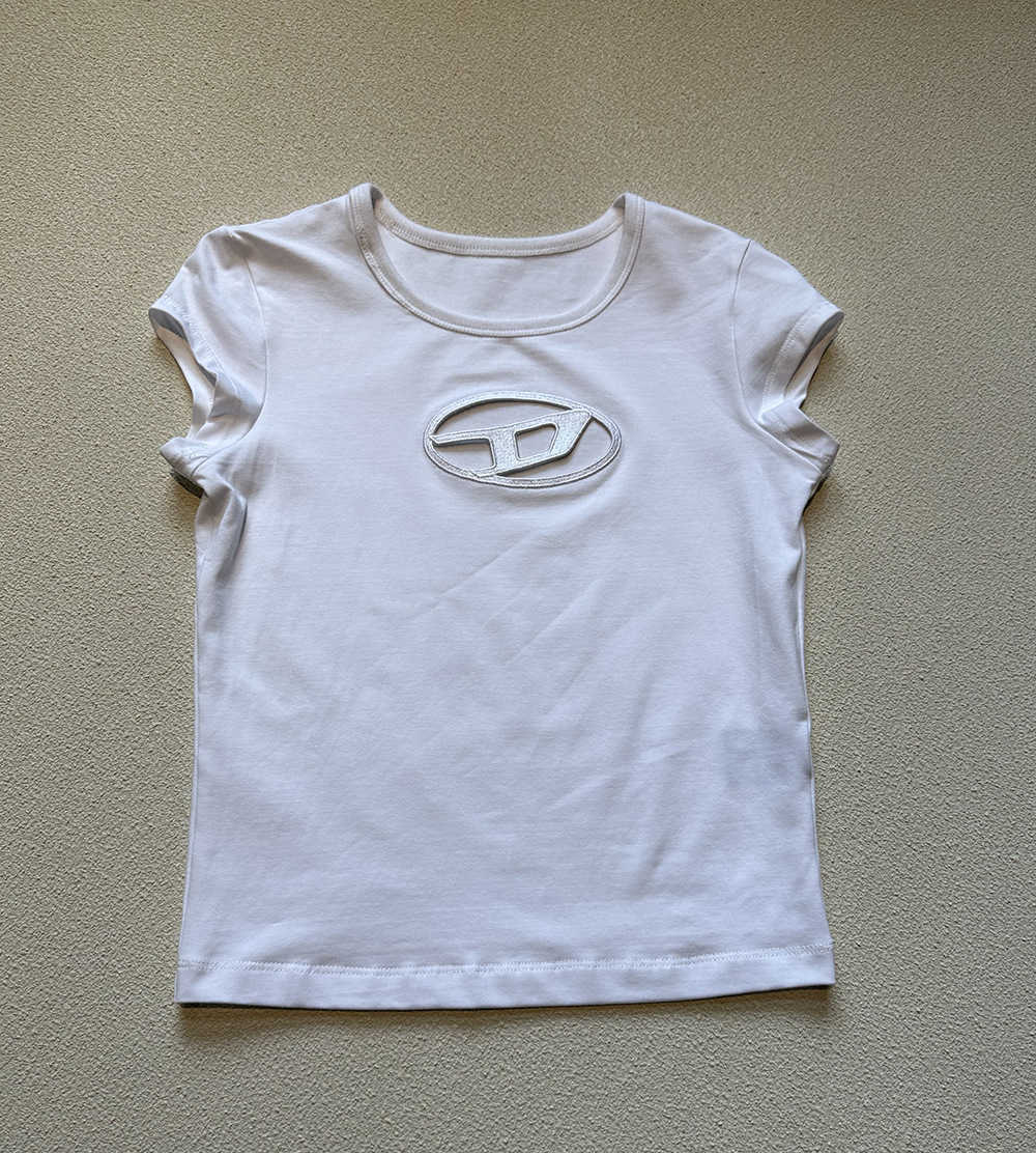 Designer haute coutureHollow out D letter embroidered round neck short sleeved T-shirt for women's 2023 summer new product slim fitting and comfortable 32, White (spot)
Designer haute coutureHollow out D letter embroidered round neck short sleeved T-shirt for women's 2023 summer new product slim fitting and comfortable 32, White (spot)