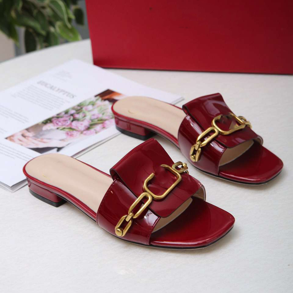 Designer Sandals V Women Heel Leather Slippers Platform Valentinoity Slide Rubber Sandal Summer Fashion Patform adsfsf
Designer Sandals V Women Heel Leather Slippers Platform Valentinoity Slide Rubber Sandal Summer Fashion Patform adsfsf