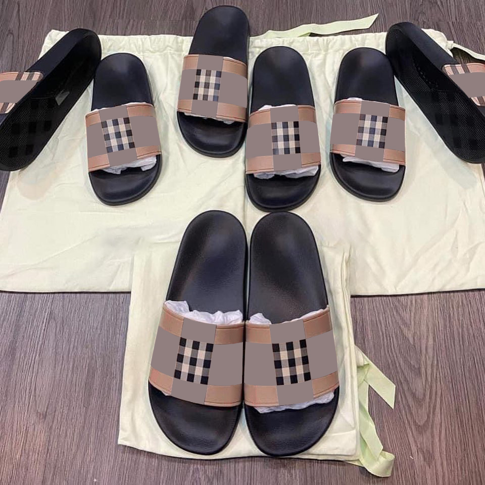 2023 luxury woman designer slipper Vintage man sandal Check slide Italian-crafted shoeprinted flat Flip Flops Casual Platform Chain Rubber, #1
2023 luxury woman designer slipper Vintage man sandal Check slide Italian-crafted shoeprinted flat Flip Flops Casual Platform Chain Rubber, #1