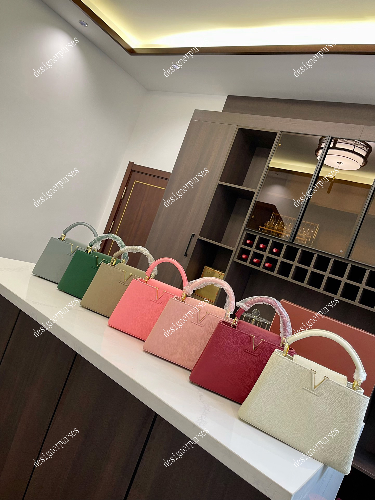 TZ Fashion Women Handbags Luxury Cowhide Handbags Capucines Small tote bags Flap Square Shoulder Bag Designer Bags Women's Crossbody Bag Solid color clutch bags 27CM, White
TZ Fashion Women Handbags Luxury Cowhide Handbags Capucines Small tote bags Flap Square Shoulder Bag Designer Bags Women's Crossbody Bag Solid color clutch bags 27CM, White