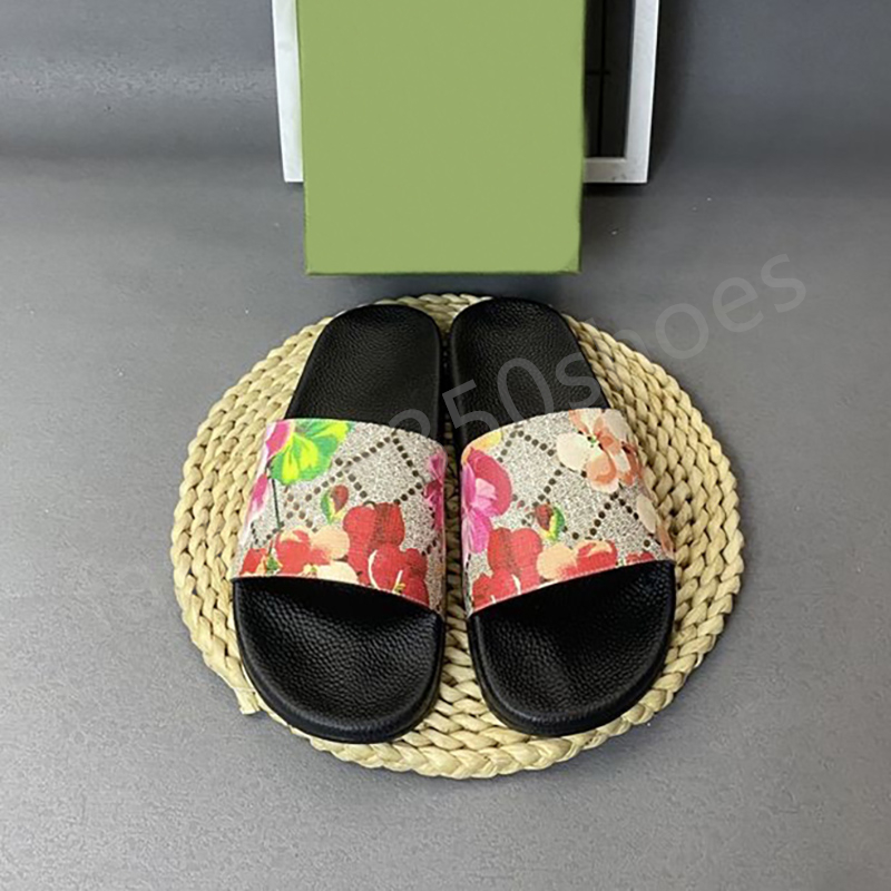 

Luxury Brand Slippers Men Women Flower Slide Printing Platform Rubber Mules Sandal Summer Beach Sandals Ladies Sliders Mens Womens Classics Slipper Designer Shoes, 16-white navy beige canvas