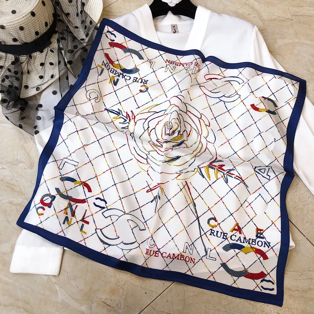 2023 New women designer Silk Scarves Luxury Fabric Headband Spring Party Gift Letter Printed Logo Scarves Womens Love Brand Designer Scarf Accessories
2023 New women designer Silk Scarves Luxury Fabric Headband Spring Party Gift Letter Printed Logo Scarves Womens Love Brand Designer Scarf Accessories