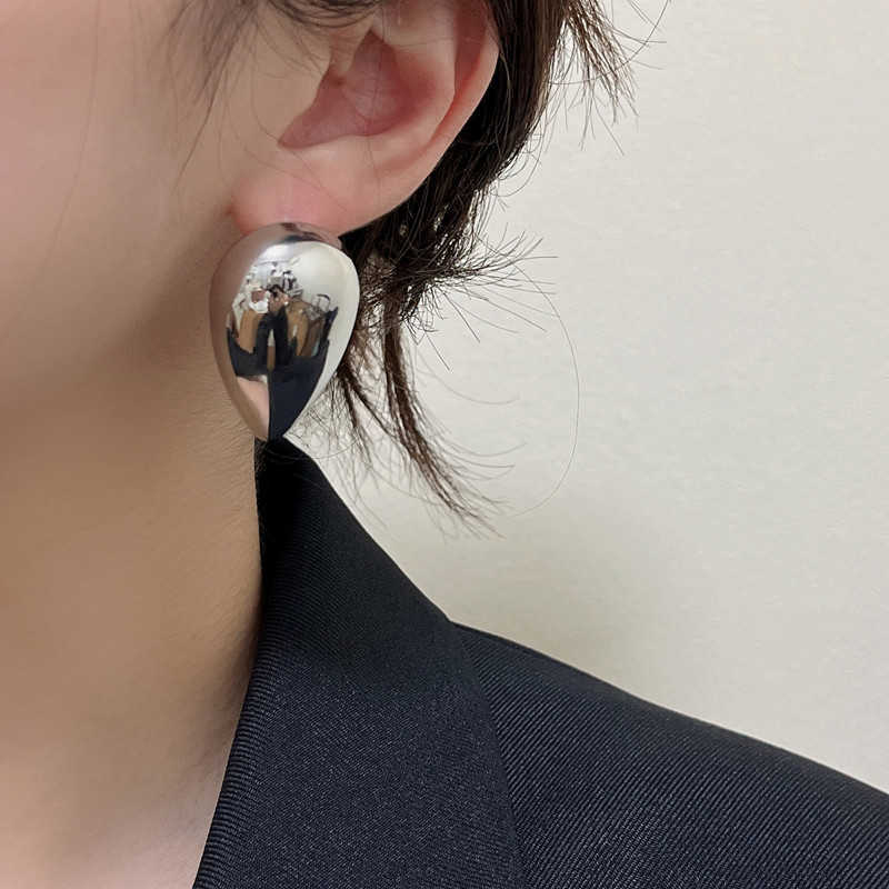 Stud Geometric 2023 New Hot Simple Smooth Chunky Cool Metal Commute Large Water Drop Earrings Studs for Women Girls Jewelry