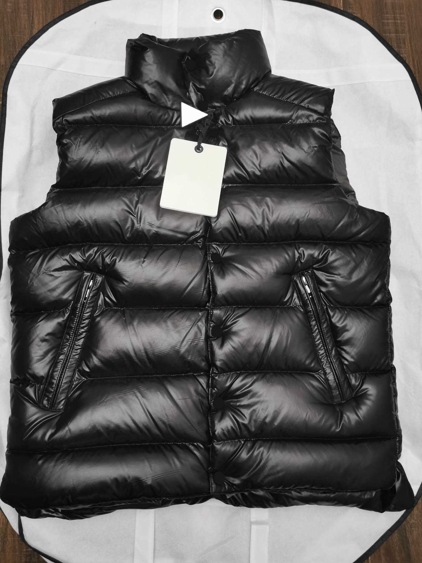 Designer Vest Down Jacket Winter Warm Sleeveless Sweatshirt Luxury Feather Material Loose Coat Fashion Trend Men And Women Cardigan Jacket Caps Are Detachable, 11
Designer Vest Down Jacket Winter Warm Sleeveless Sweatshirt Luxury Feather Material Loose Coat Fashion Trend Men And Women Cardigan Jacket Caps Are Detachable, 11