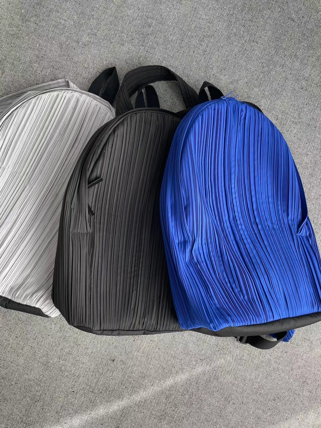 Evening Bags YUDX Miyake Pleated Japanese Series Fold Lightweight Solid Color Backpack for Women Weight Light Capacity Fanny Pack 230504