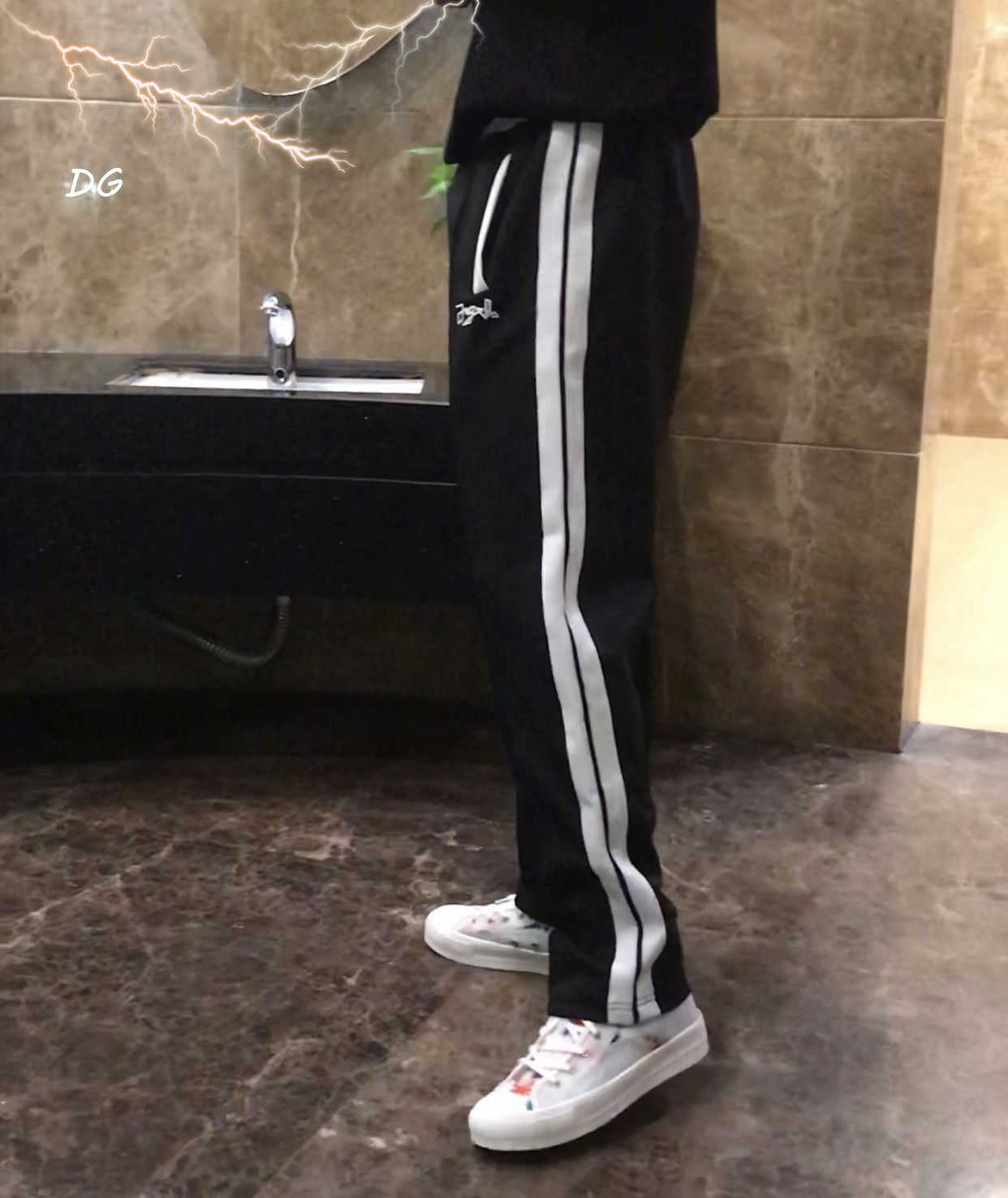 Designer Clothing PA Tracksuits Fashion Pant Palmes Angels 20ss Side Black White Striped Pants Casual Sportswear Unisex Luxury Casual Jogger Trousers Sweatpants
Designer Clothing PA Tracksuits Fashion Pant Palmes Angels 20ss Side Black White Striped Pants Casual Sportswear Unisex Luxury Casual Jogger Trousers Sweatpants