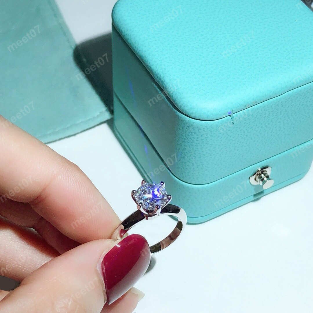 Classic 6 claws round diamond solitaire engagement ring diamond wedding ring Designer Women Rings Wedding lovers engagement rings for women with logo box
Classic 6 claws round diamond solitaire engagement ring diamond wedding ring Designer Women Rings Wedding lovers engagement rings for women with logo box