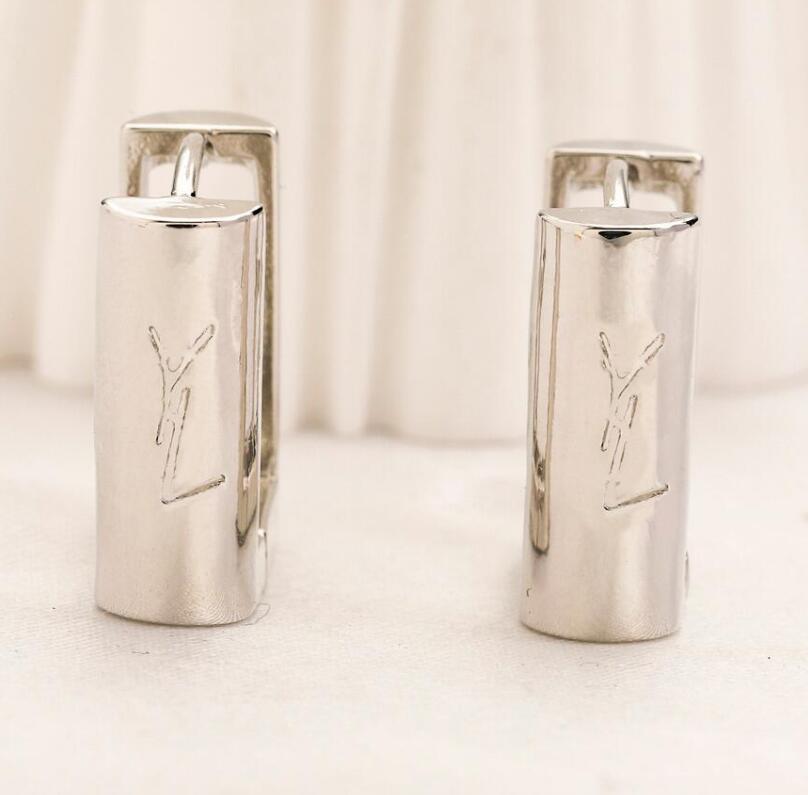 Never Fade Designer Stainless Steel 18K Gold Plated Stud Earrings Luxury Women Girl Geometry Earring Ear Loop Lovers Wedding Party Jewelry Accessory Gift
Never Fade Designer Stainless Steel 18K Gold Plated Stud Earrings Luxury Women Girl Geometry Earring Ear Loop Lovers Wedding Party Jewelry Accessory Gift