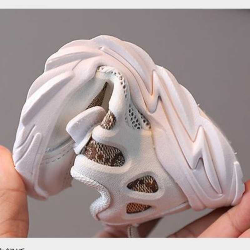 Athletic Outdoor New Children Fashion Shoes Boys Girls Cloud White Sneakers Toddler Little Big Kids Brand Trainers AA230503