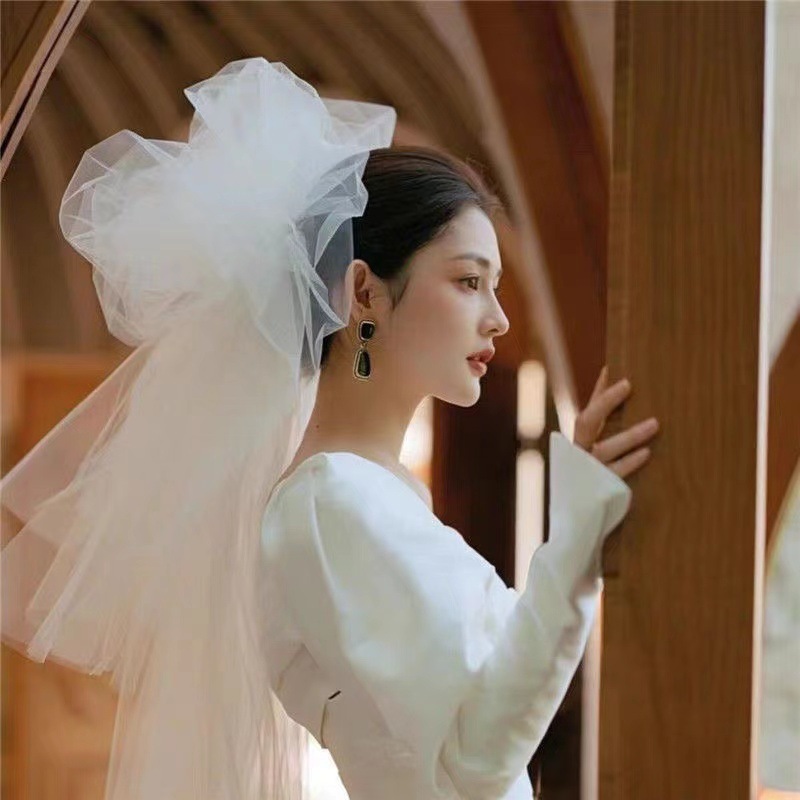 Bridal headdress with fluffy cloud shaped multi-layer headdress for high-end wedding Bridal Veils