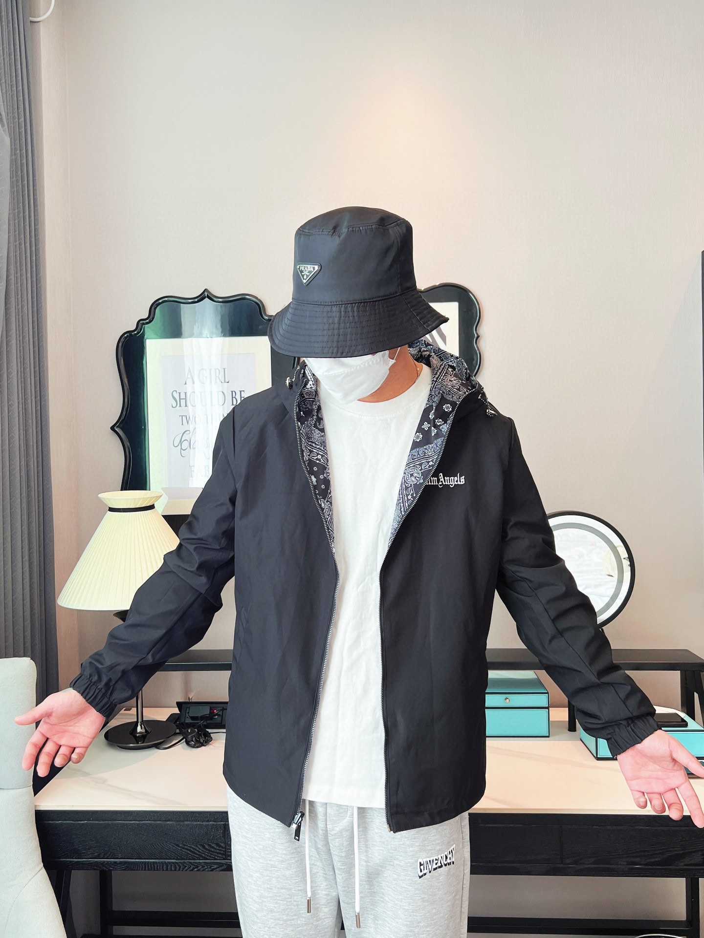 Designer Clothing PA Fashion Tracksuits Tops Palmes Angels Reversible Hooded Charge Coat Mens Womens Outdoor Windbreaker Jacket Coat sportswear Outerwear For sal, Shipping fee
Designer Clothing PA Fashion Tracksuits Tops Palmes Angels Reversible Hooded Charge Coat Mens Womens Outdoor Windbreaker Jacket Coat sportswear Outerwear For sal, Shipping fee