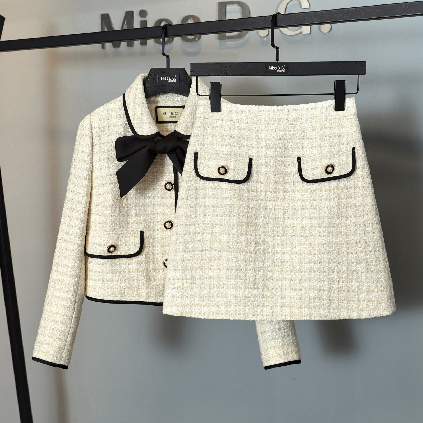 Two Piece Dress High-Quality Small Fragrant Tweed Suit Female Autumn Western Style Bow Tie Short Jacket A-line Skirt Elegant Two-Piece Suit 230504